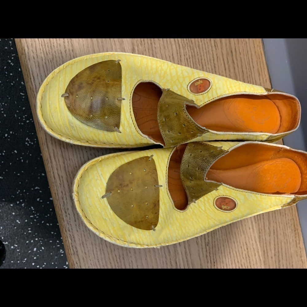 Eject Clogs - image 1